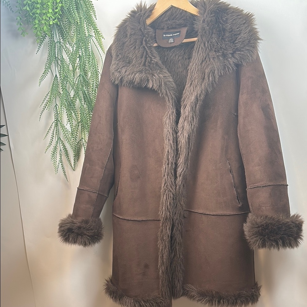 Brown Teddy Jacket with Plush Collar and Suede-like Finish ( T 433)